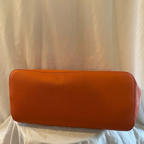 MK Michael Kors Saffiano “Jet Set”Tote. NWT - Picture 4 of 6